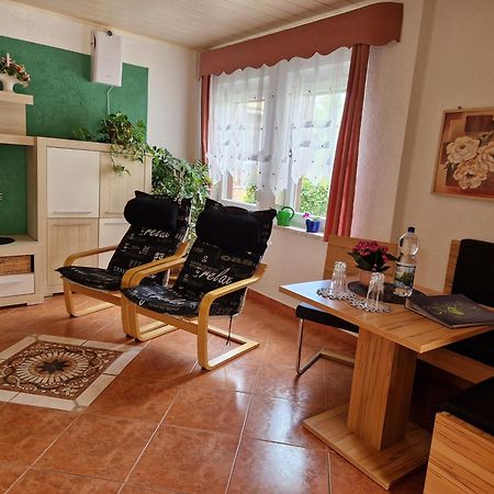 Ferienwohnung Am Oepitzer Berg Pößneck エクステリア 写真