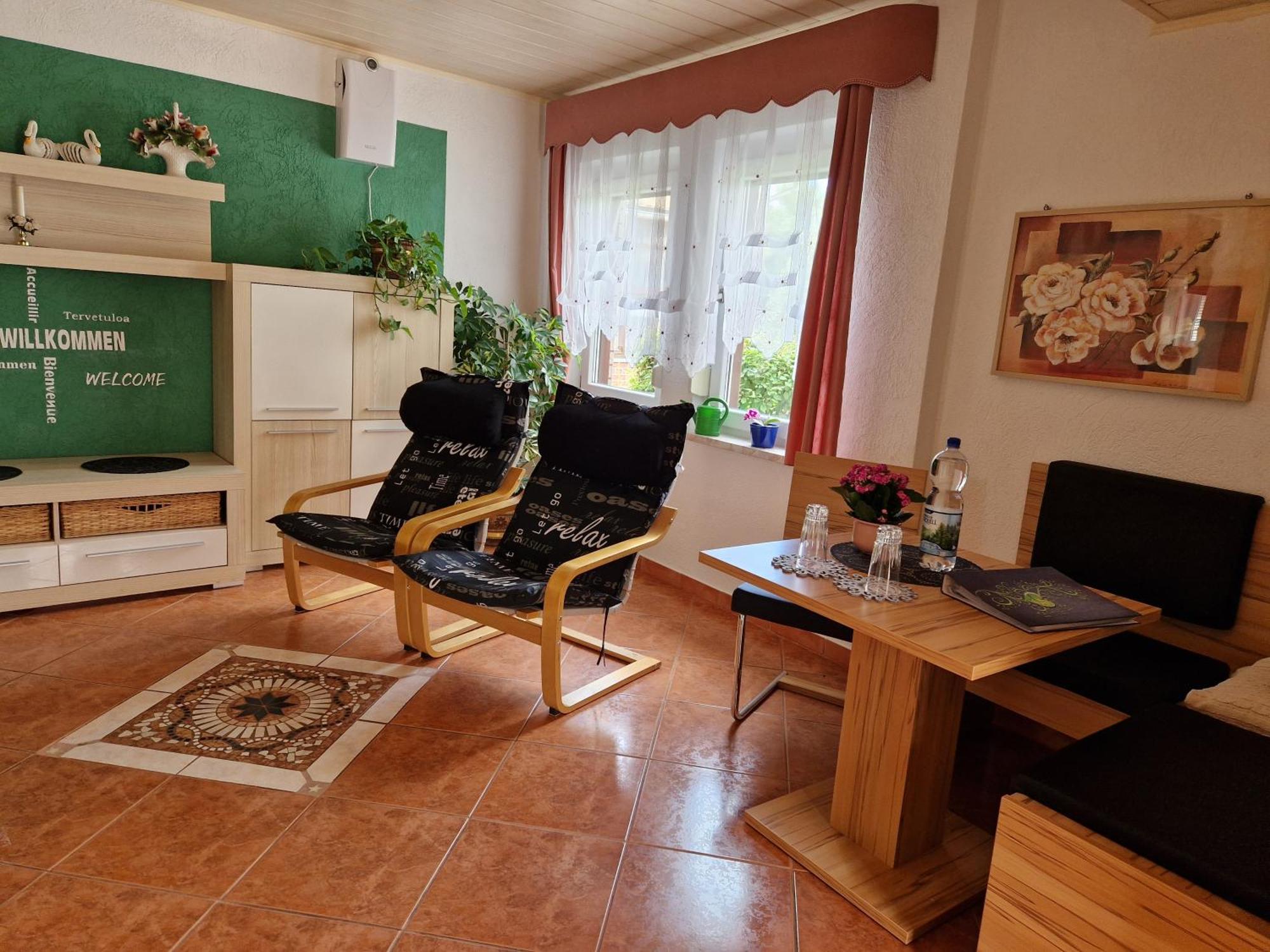 Ferienwohnung Am Oepitzer Berg Pößneck エクステリア 写真