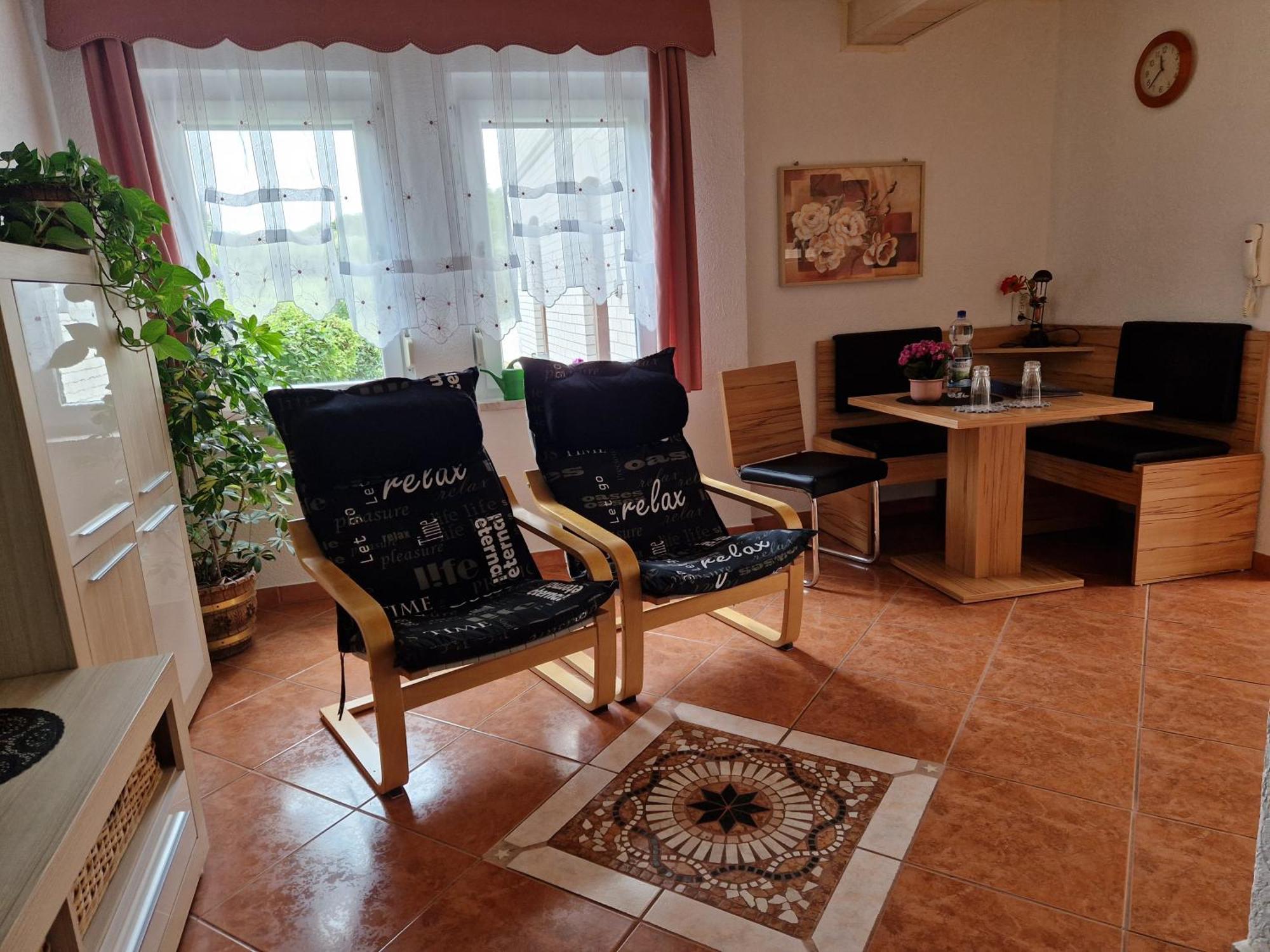 Ferienwohnung Am Oepitzer Berg Pößneck エクステリア 写真