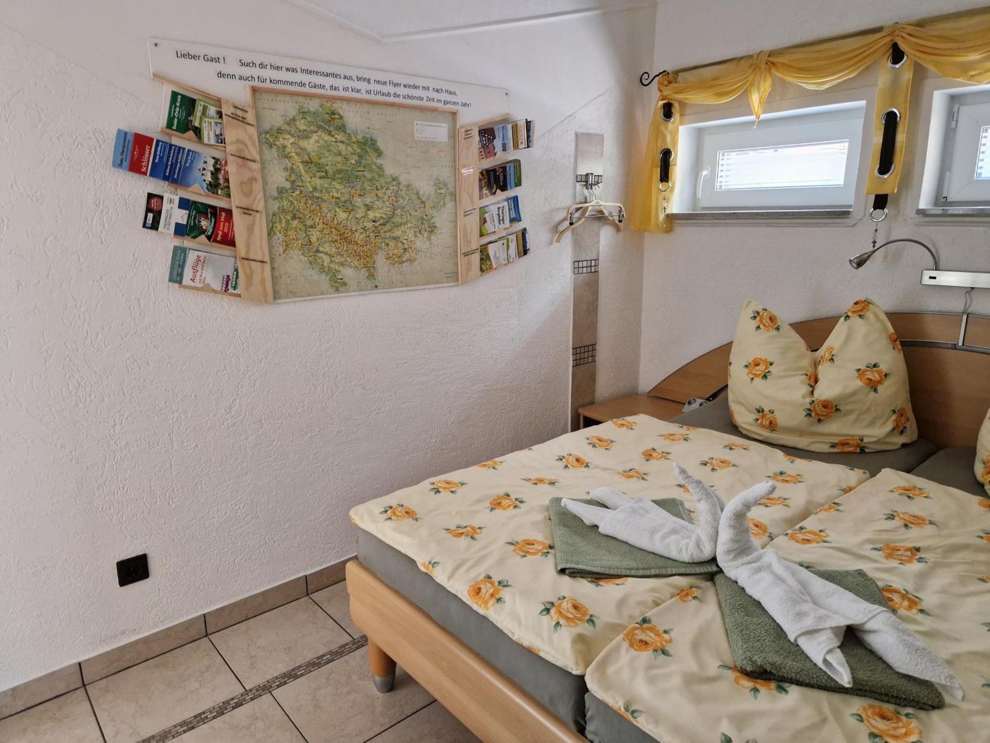 Ferienwohnung Am Oepitzer Berg Pößneck エクステリア 写真